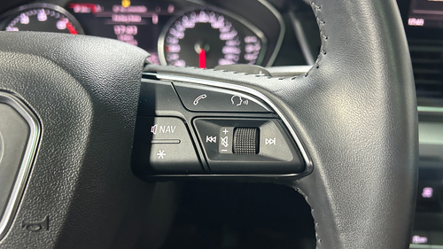 Audi Q5 45 TFSI Quattro S Tronic 2.0 AT