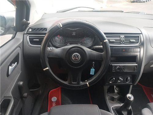 Imagem 6 de 13 de Volkswagen Fox 1.0 Mi Trend 8v Flex 4p Manual