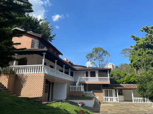 Casa En Arriendo En Robledo, La Pola. Cod A16552