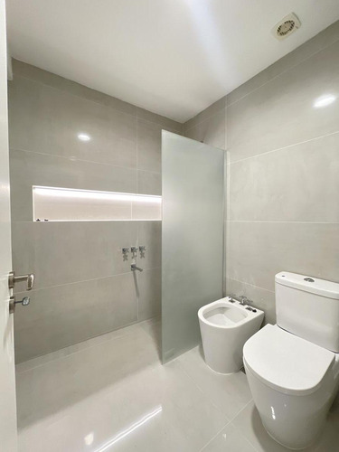Imagen 15 de 27 de Piso - A Mts De Av. Alem - 180 Mts - Piso 14