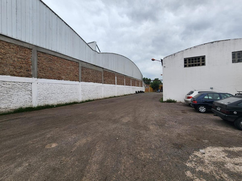 Imagen 9 de 17 de Galpón Industrial Semi Cubierto 700 M² S/ 2.050 De Lote - Oficinas, Baño Y Vestuario- Tablada