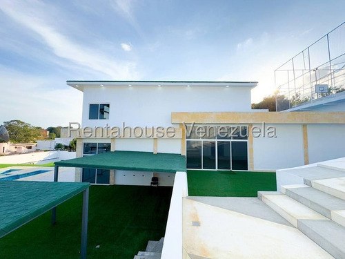 Majestuosa Casa Lujosa En Zona Privilegiada De La Ciudad En Venta En La Lagunita Country Club Yf