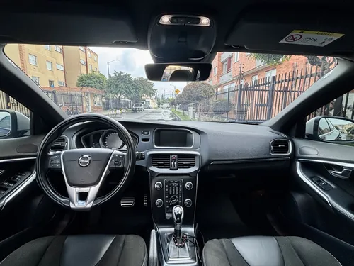 Volvo V40 2.0 T4 Drive-e R-design