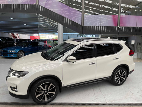 Imagen 2 de 12 de Nissan X-trail 2018 2.5 Exclusive 2 Row Cvt