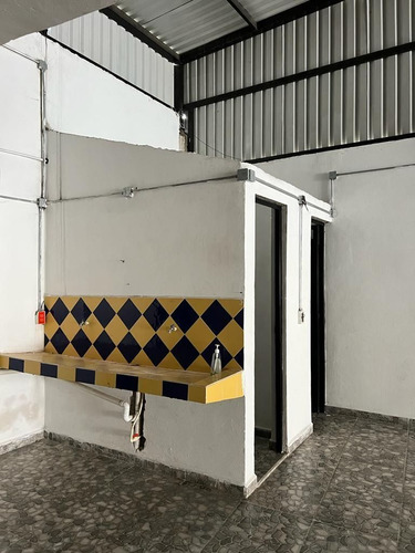 Se Vende Salón De Fiestas , En