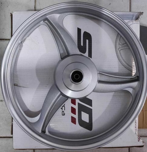 Imagem 1 de 2 de Roda Scud 3 Pontas Titan150 Fan150 Ks Es Prata Dianteira
