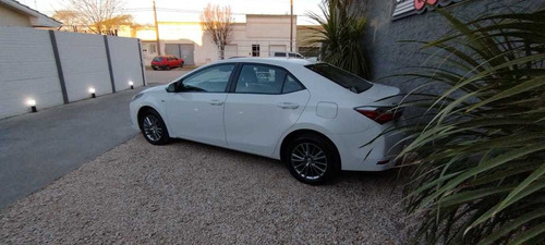 Imagen 3 de 7 de Toyota Corolla 1.8 Xei Cvt 140cv 2017