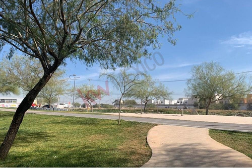 Terreno En Venta Sobre Calzada Gómez Morín Y Av De Los Metales Frente A Línea Verde Ideal Para...