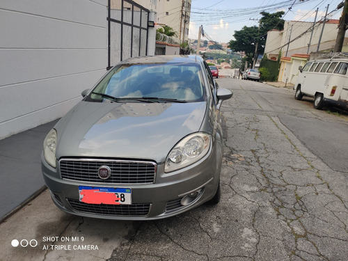 Fiat Linea 2011 1.8 16v Hlx Flex Dualogic 4p