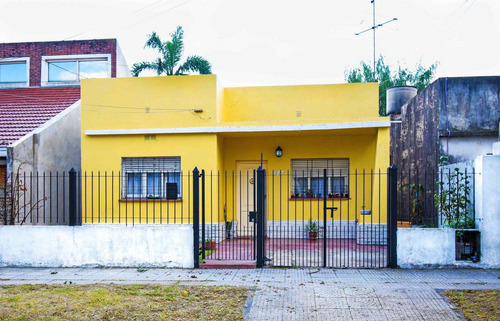 Casa 4 Ambientes En Venta, Monte Grande