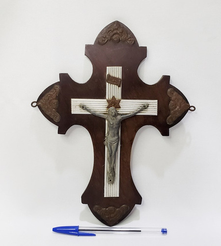Cruz Crucifixo De Parede Madeira E Metal Cristo -  27 Cm