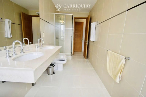 Apartamento En Alquiler Playa Mansa 3 Dormitorios Seasons
