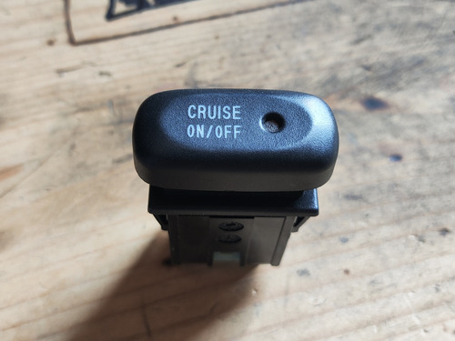 Botón De Control De Crucero Chevrolet Tracker 99 Al 04 (Usado)