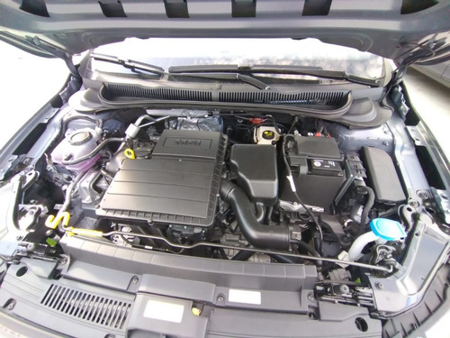 Volkswagen Virtus Comfortline Motor 1.6 110cv At Tiptronic