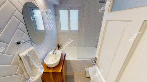 En Buena Zona Residencial, Chalet Totalmente Actualizado Con Lo Mejor, Jardin, Pileta.