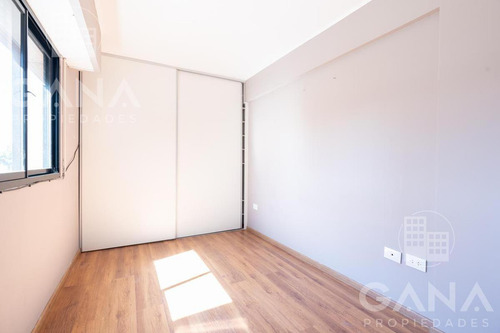 Departamento Venta 2 Dormitorios Con Cochera Y 2 Patios. Oportunidad