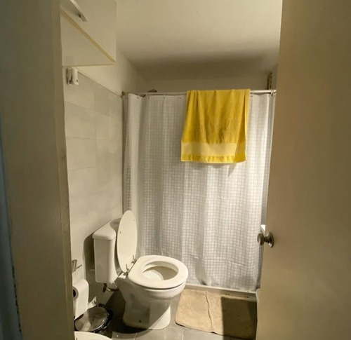 Vendo Apto Con Balcón Al Frente Para Inversión O Vivienda. Con O Sin Renta De $26.000 Contrato Vencido Tacuarembó Y Mercedes.