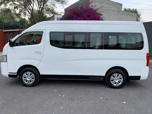 Nissan Urvan 2.5 12 Pas Aa Pack Seguridad Mt 2017