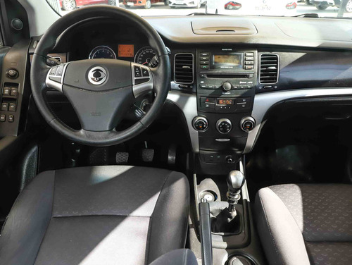 SsangYong Korando 4X2 MT SEMI FULL