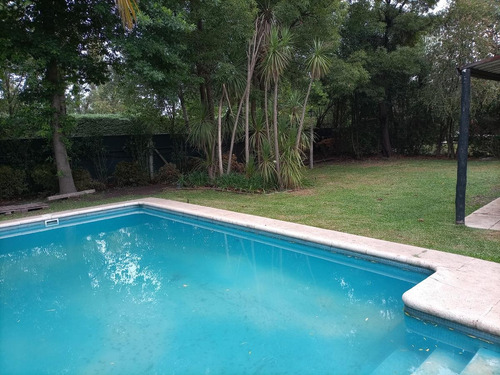 Imagen 25 de 27 de Casa Tradicional En Venta En Barrio Cerrado Campos De Álvarez, Moreno