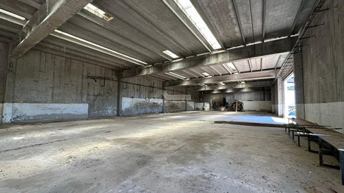 Alquiler Venta Local Galpon Deposito Industria Las Piedras 2200m2 En 8 Hás 2332m Hormigon Premoldead