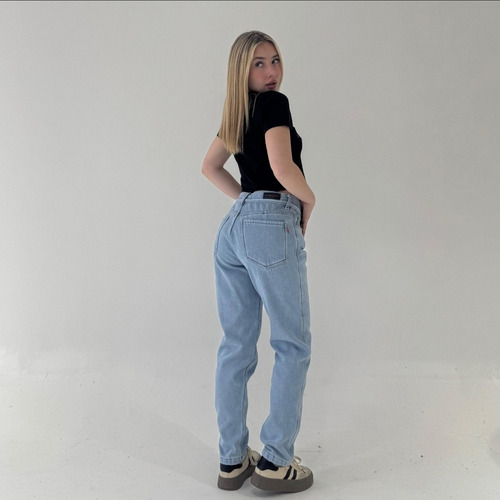 Jean Mom Fit Frizado Rígido Dama Kapri