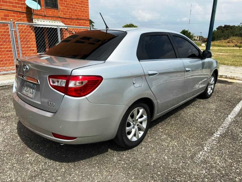Imagen 3 de 10 de Dongfeng S30 2012 Automático