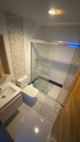 Imagen 8 de 12 de Lujoso Apartamento Ubicado En El Sector Bella Vista