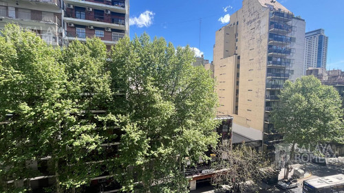 Venta - Semipiso Av Santa Fe 2 Dormitorios Y Dependencia