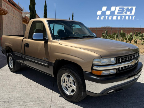 Chevrolet Cheyenne 5.3 2500 Cab Reg K 295hp 4x2 Mt