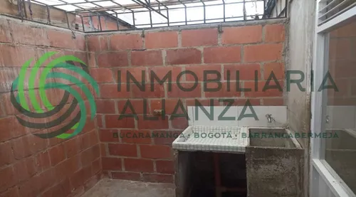 Casa En Venta En Paseo Del Puente. Cod V61679