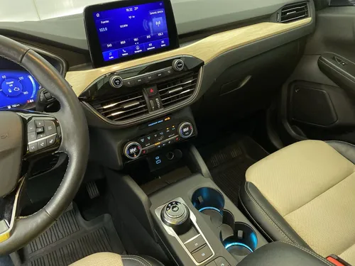 Ford Escape Titanium Hev
