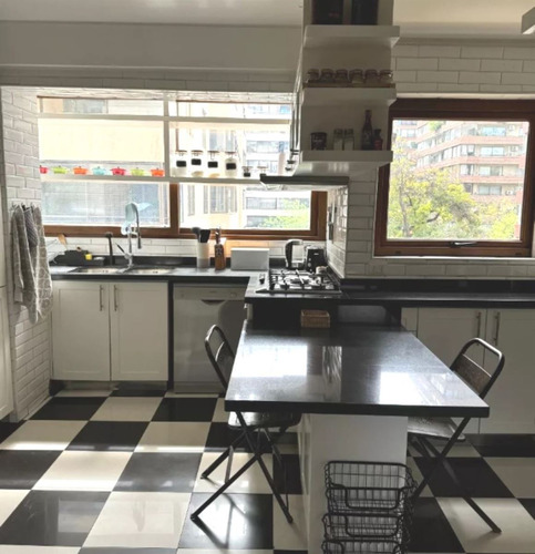 Departamento En Venta De 2 Dorm. En Vitacura