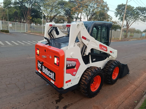 Mini-carregadeira Bobcat S570 Ref.236911