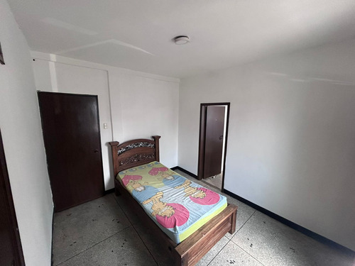 Ofi. Habitación En Alquiler En Urb En La Guayana