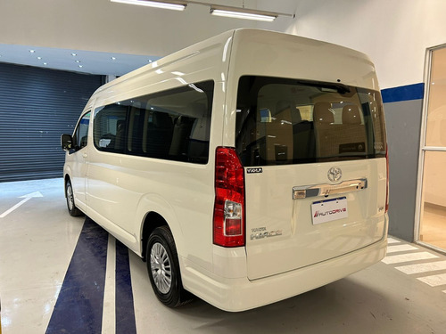 Toyota Hiace 2.8 Tdi Commuter 6at 14a