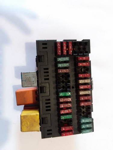 Caja Modulo De Fusibles Para Volkswagen Pointer Completa (Usado)