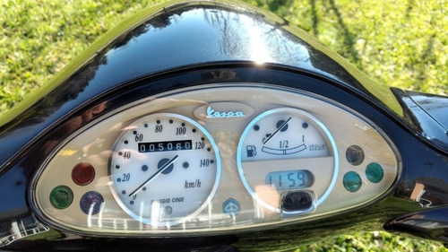 Imagen 8 de 12 de Piaggio Vespa Et4 150cc