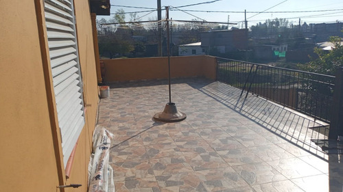 Imagen 12 de 16 de Venta Casa Moreno + 3 Deptos 2 Y 3 Amb Oportunidad
