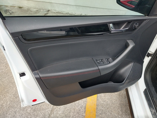 Imagen 13 de 15 de Seat Toledo 2018 1.2 Fr Mt