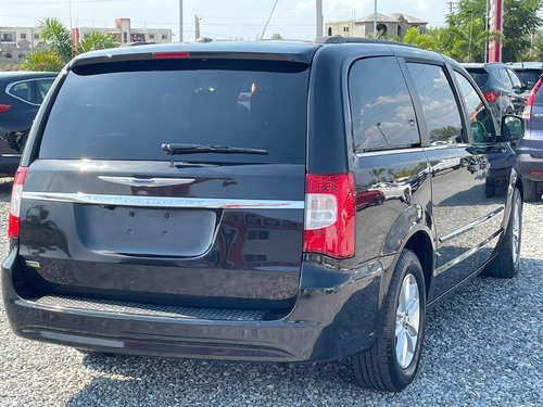 Imagen 4 de 15 de Chrysler Town Y Country Touri Americana
