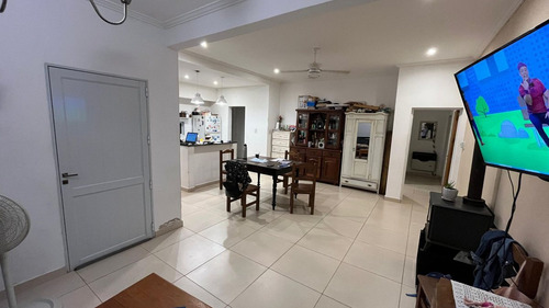 Casa Familiar En Venta Apta A Crédito!