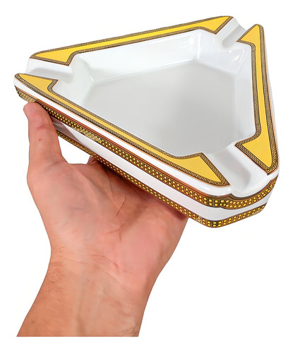 Cinzeiro De Cerâmica Triangular Para 3 Charutos