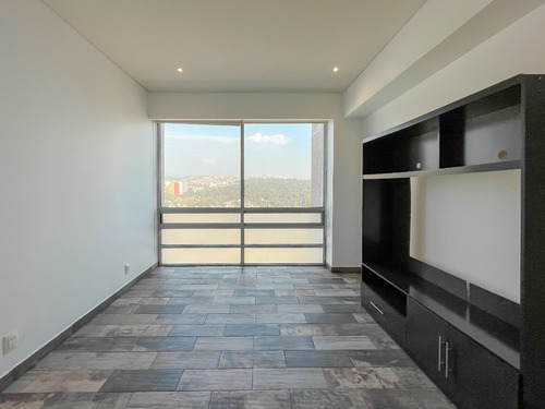 130 M. 2 A 3 Recamaras, Balcón Con Vista Increíble, 3 Baños, 2 Cajones De Estacionamiento, Gimnasio Y Alberca