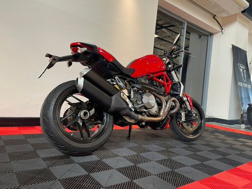 Imagen 3 de 7 de Ducati Monster 1200 Hilton Motors Co.