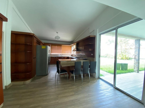 Imagen 5 de 13 de En Venta Casa En Guataparo Country Club 04244935350