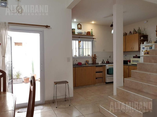 Casa - S.andres, P/h Tres Ambientes Con Cochera.