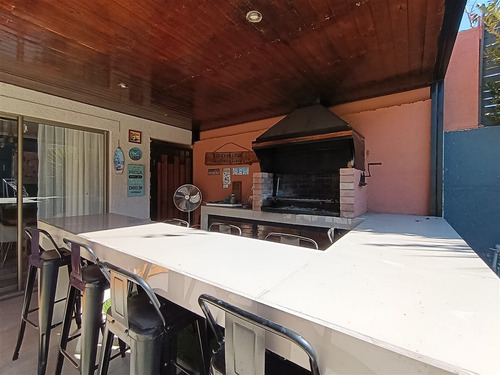 Venta 3 Dormitorios, Piscina Y Quincho Parque Brisas Norte