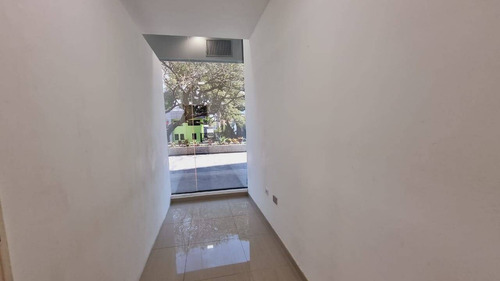 Imagen 7 de 14 de 134686 Venta Local Centro Corporativo La Viña Plaza Valencia