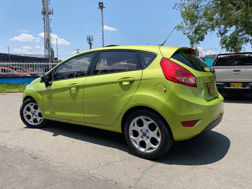Ford Fiesta 1.6 Hatchback Mecánica